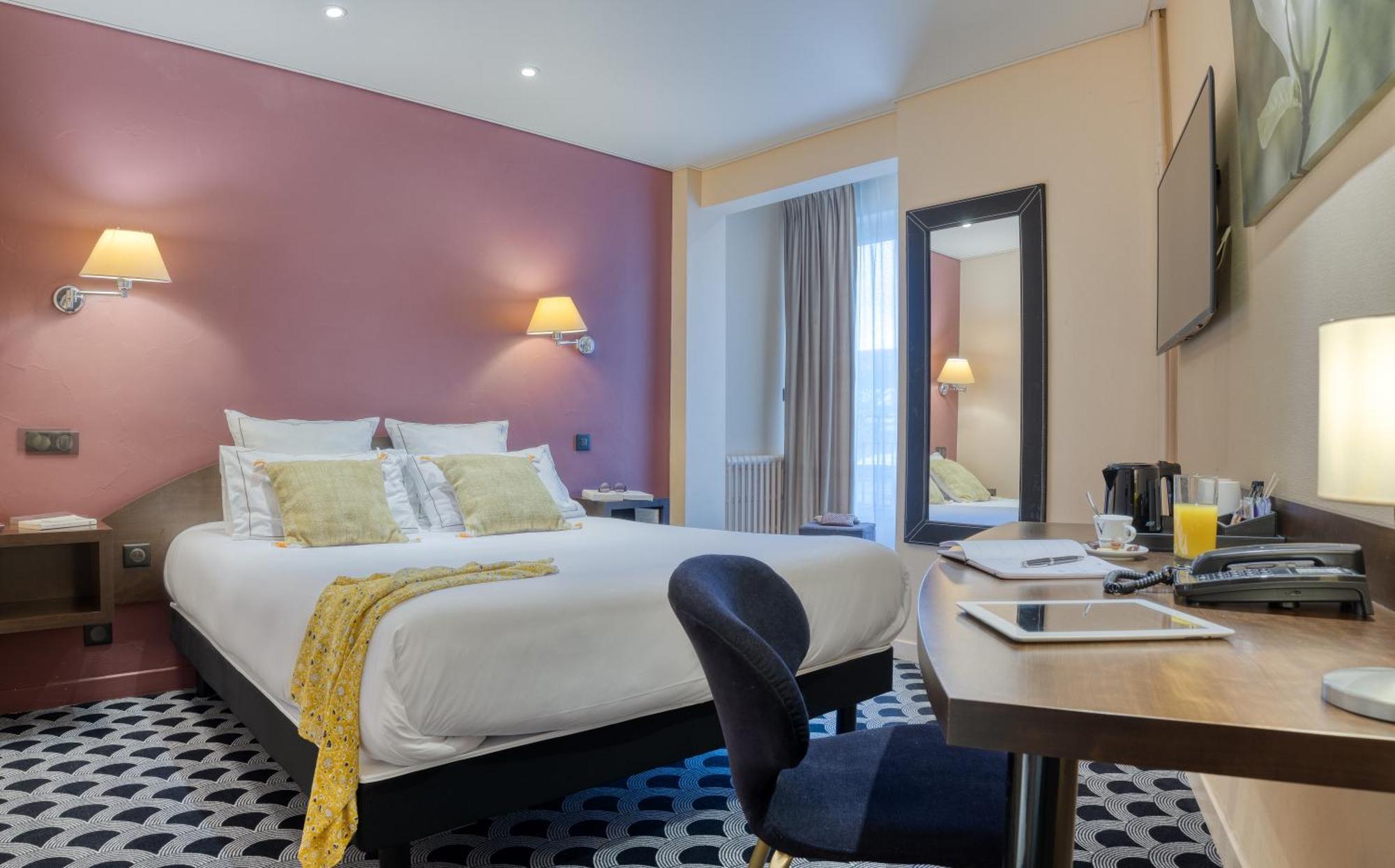 Brit Hotel Les Voyageurs Loudéac Εξωτερικό φωτογραφία