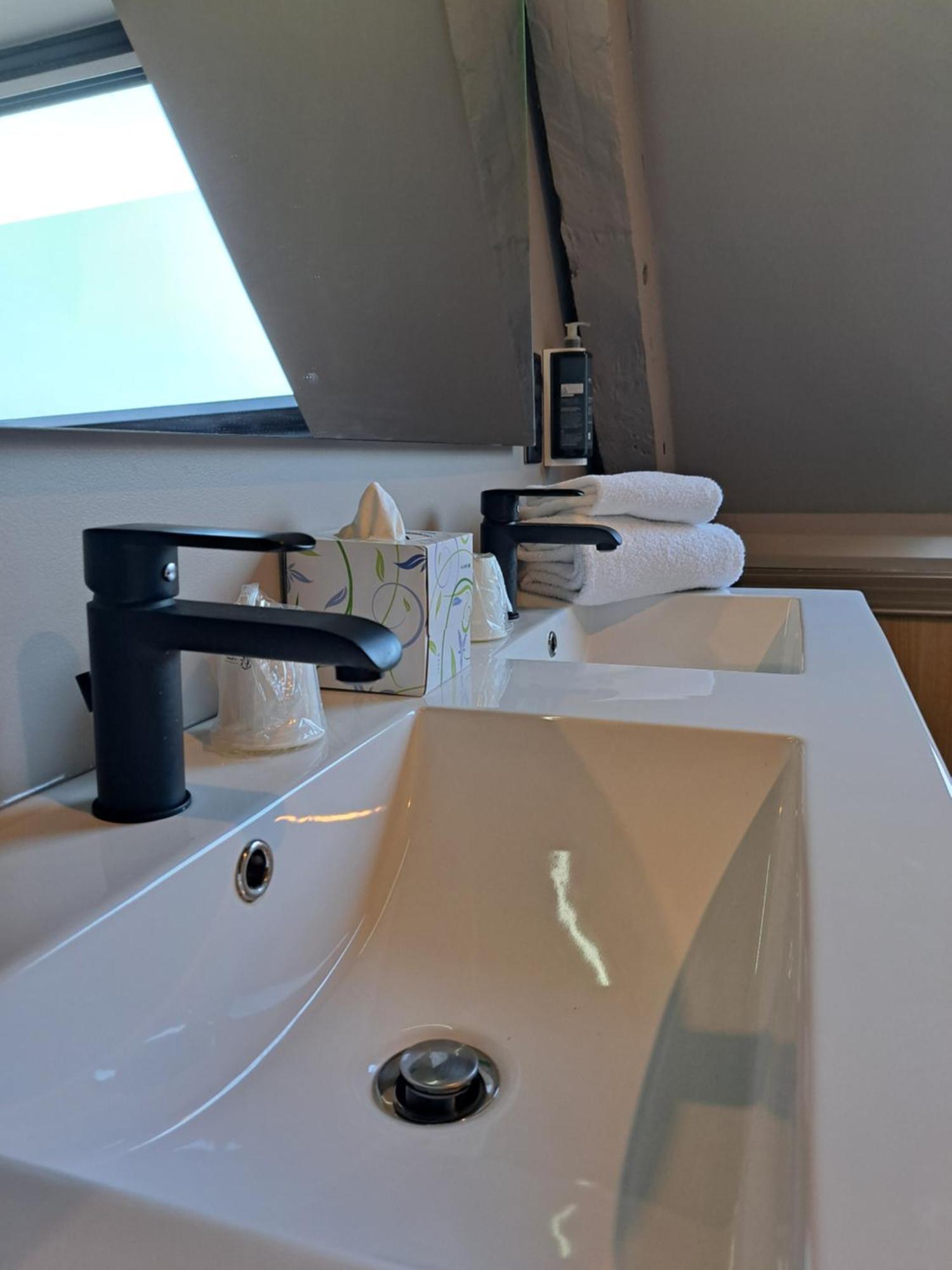 Brit Hotel Les Voyageurs Loudéac Εξωτερικό φωτογραφία