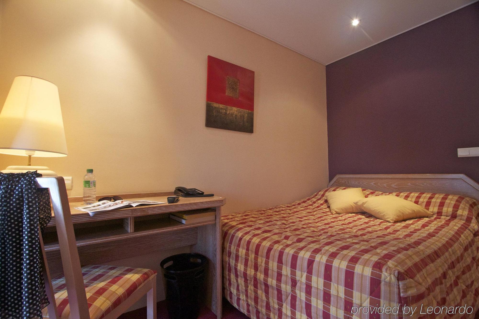 Brit Hotel Les Voyageurs Loudéac Δωμάτιο φωτογραφία