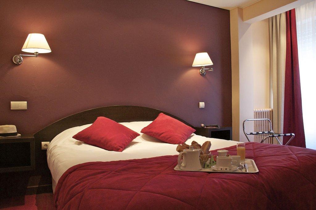 Brit Hotel Les Voyageurs Loudéac Εξωτερικό φωτογραφία
